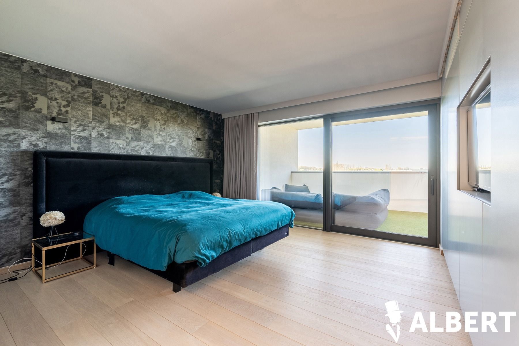 Unieke eigentijdse villa met zwembad foto 10