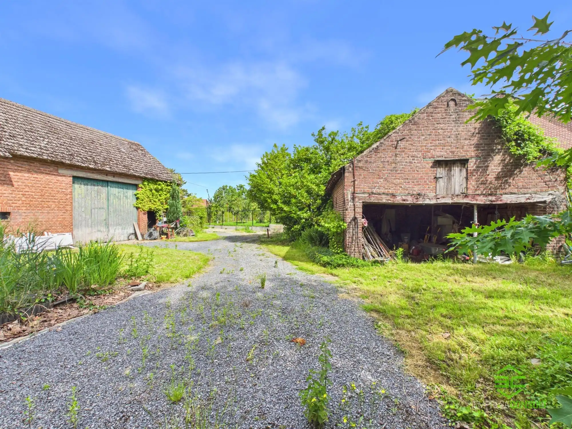 Te renoveren hoeve in Rummen op 22a 32ca! foto 4