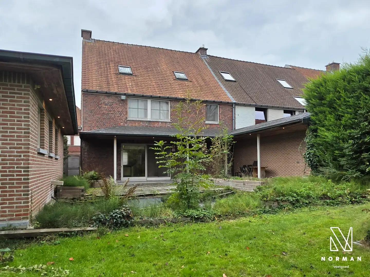 Ruime woning met inpandige garage en 3 slks op een prachtig perceel van 1218 m². foto 25