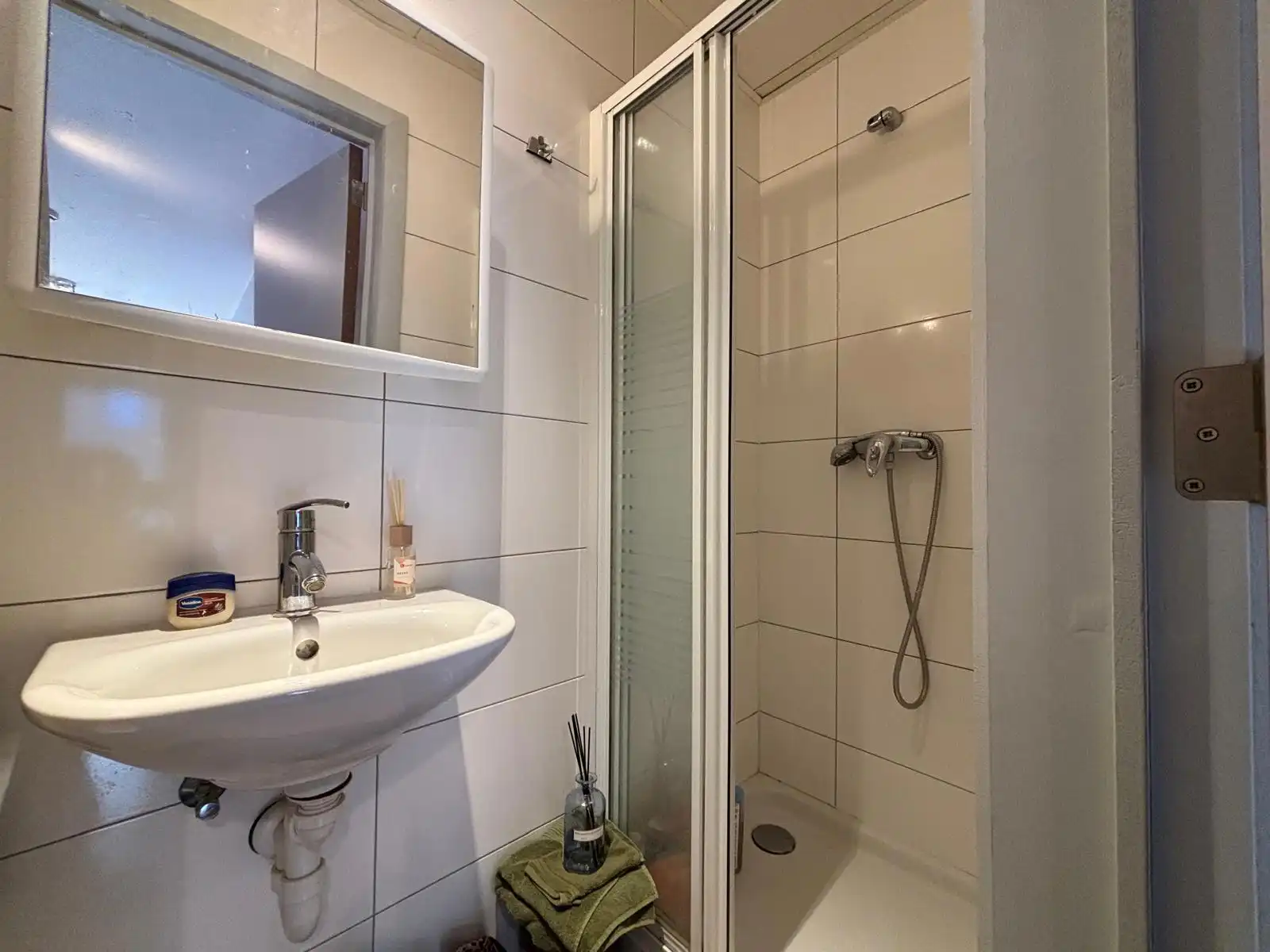 Furnished room Leuven City Center. STUDENTS ONLY foto 5