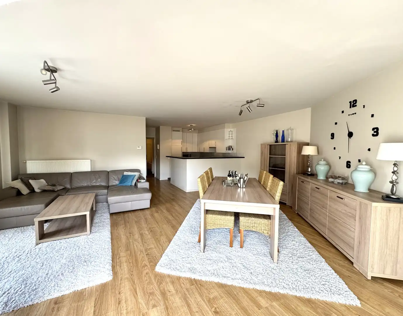 Gemeubeld appartement te huur in oud Knokke met 2 slaapkamers foto 7
