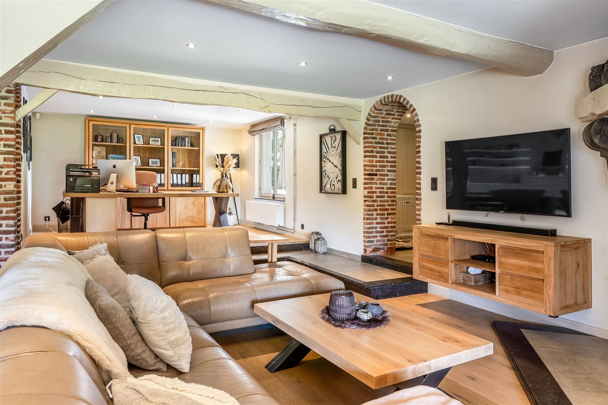 CHARMANTE WONING MET 5 SLAAPKAMERS OP UNIEK GELEGEN PERCEEL VAN 6600M² foto 5