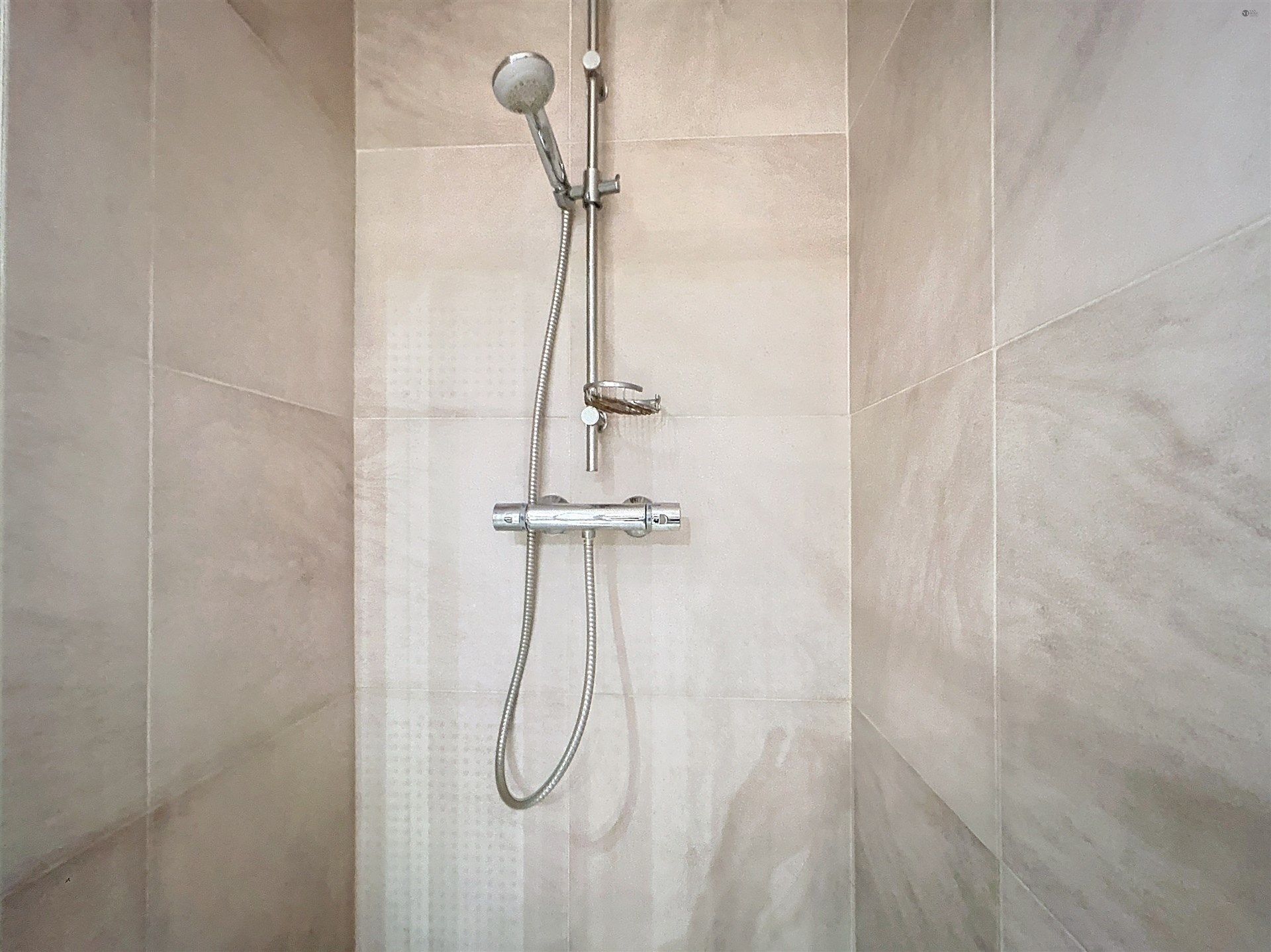 Instapklaar 1slpk appartement met terras en privatieve berging op toplocatie foto 11