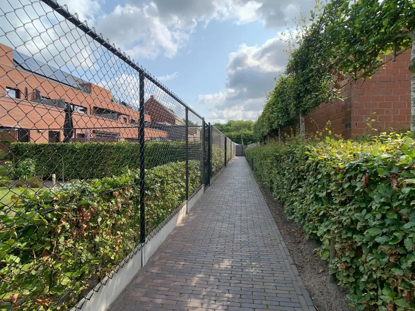 Recent gelijkvloers appartement met tuin, 2 slaapkamers en dressing foto 25