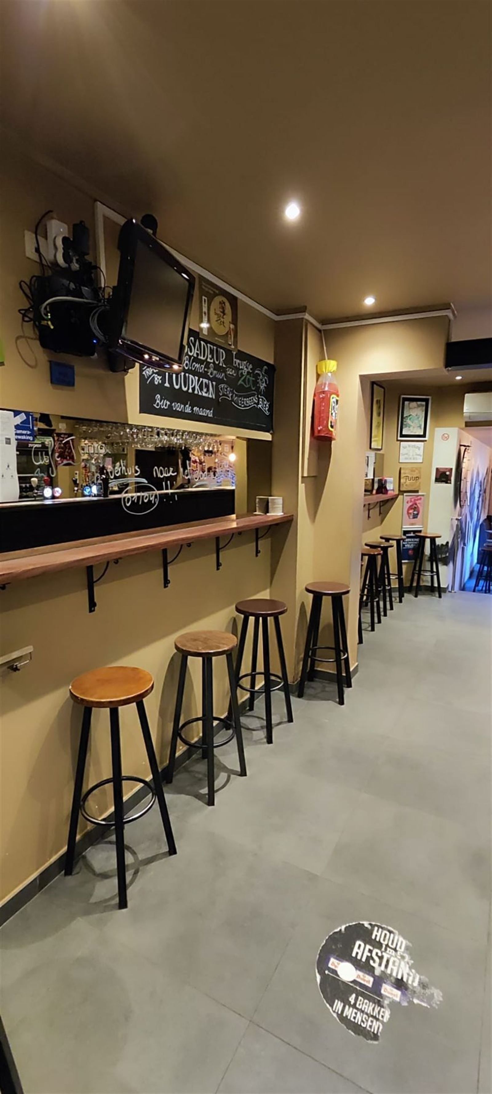 Goed gelegen Horecazaak in centrum Meerbeke (Ninove) foto 5