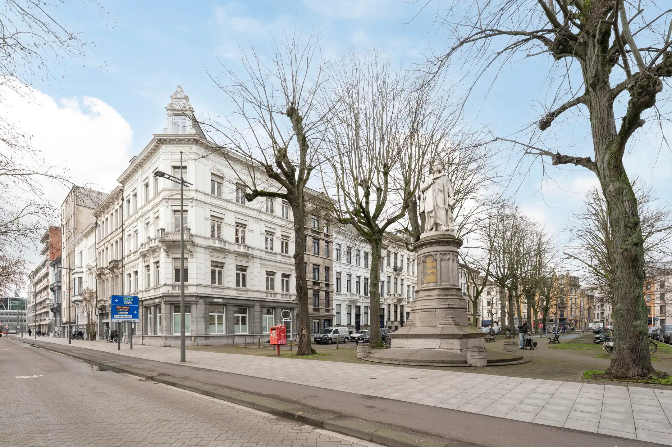 Ruime te renoveren woning met 4 verdiepen & garage foto 5