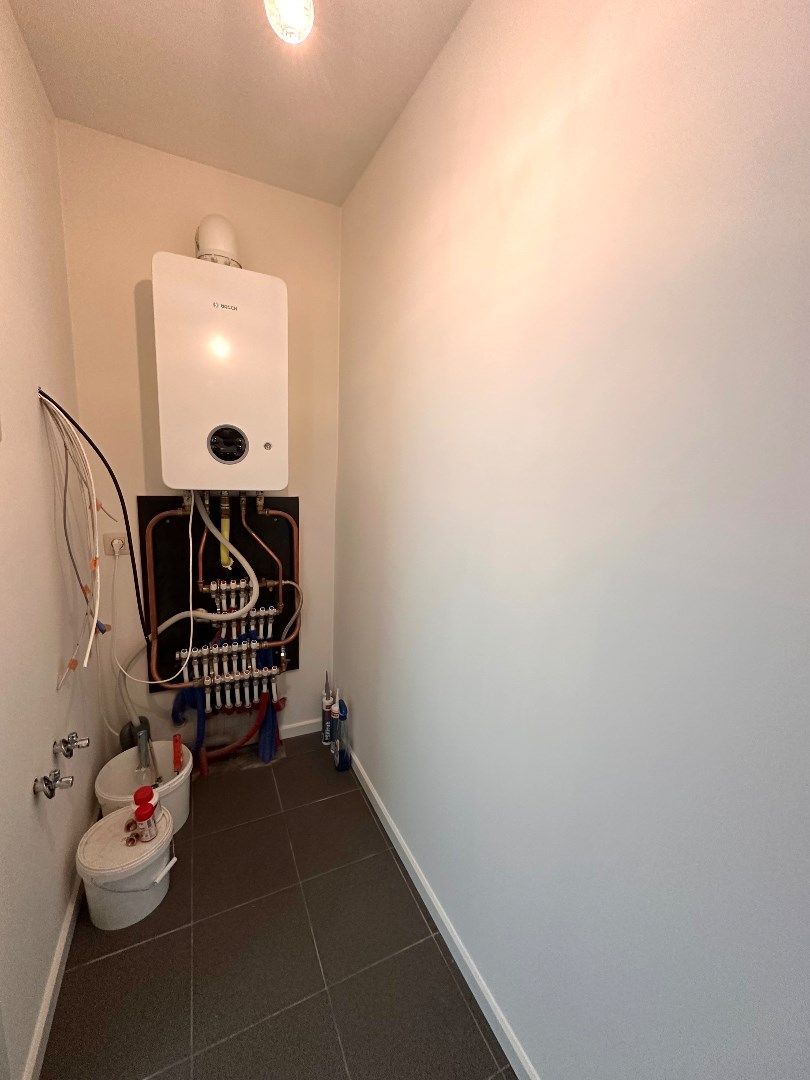 Volledig gerenoveerde woning te huur met goede ligging nabij het stadscentrum foto 9
