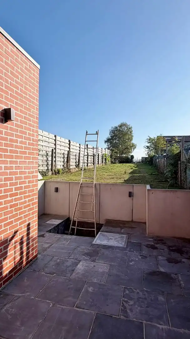 VOLLEDIG GERENOVEERDE, ENERGIEZUINIGE WONING MET ZONNIGE TUIN EN PRACHTIG OPEN ZICHT foto 17
