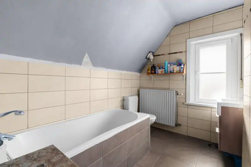 Te renoveren halfopen bebouwing met grote tuin te Zelzate foto 5