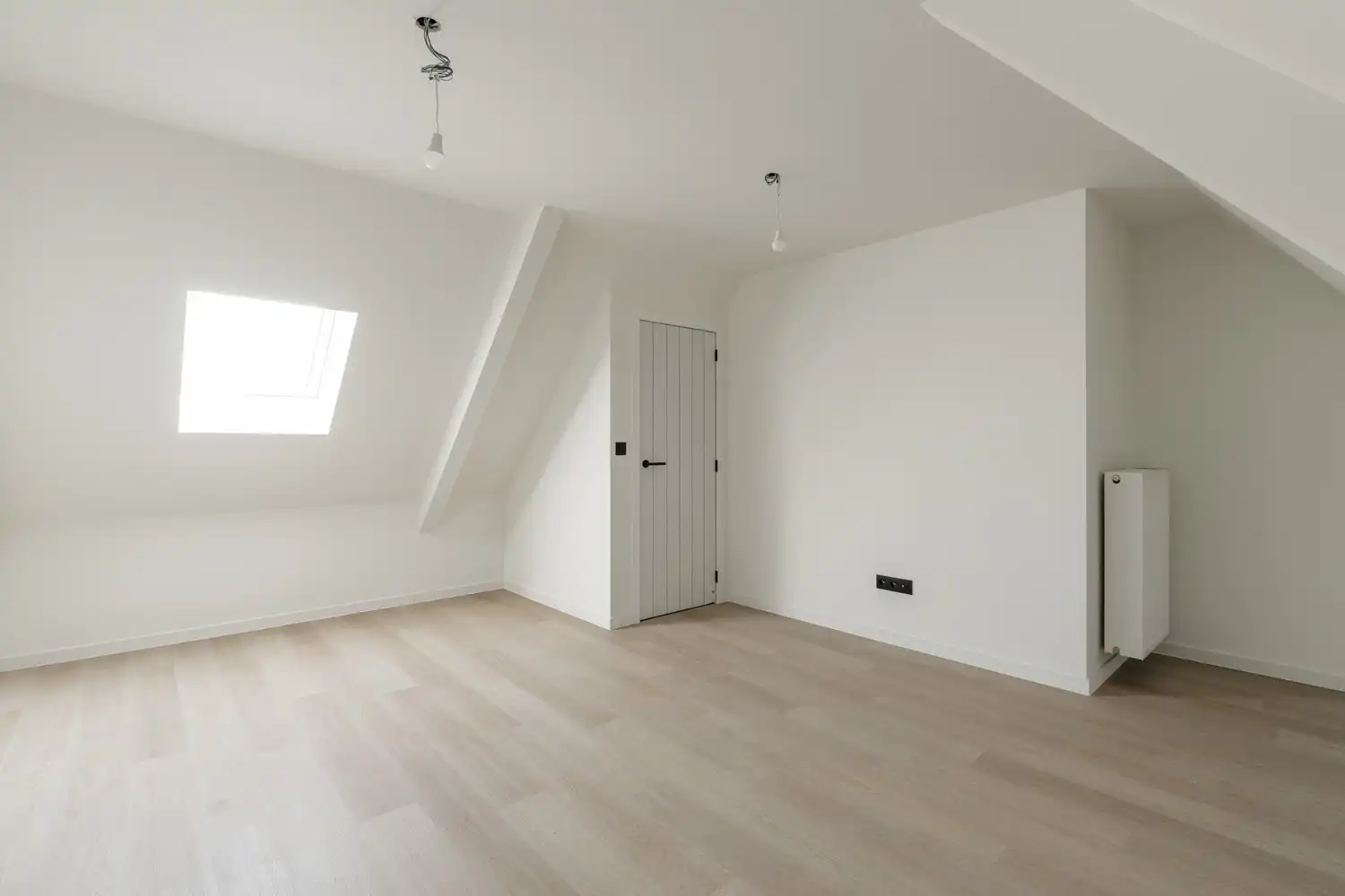 Ruime halfopen woning met 4 slaapkamers, ideaal gelegen aan de Steenweg op Kleine Brogel in Kaulille! foto 27