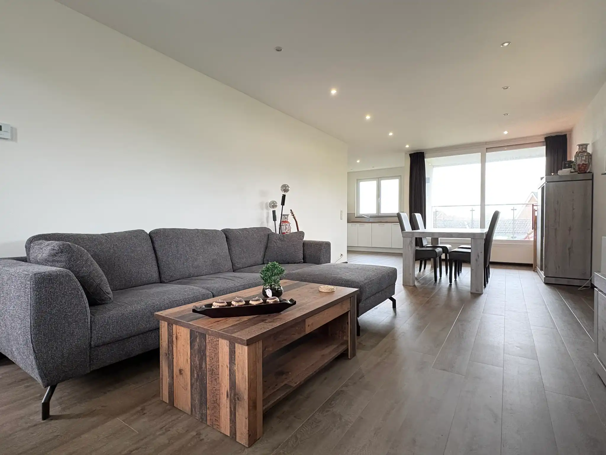 Energiezuinig duplex app met staanplaats te huur in Zottegem foto 2