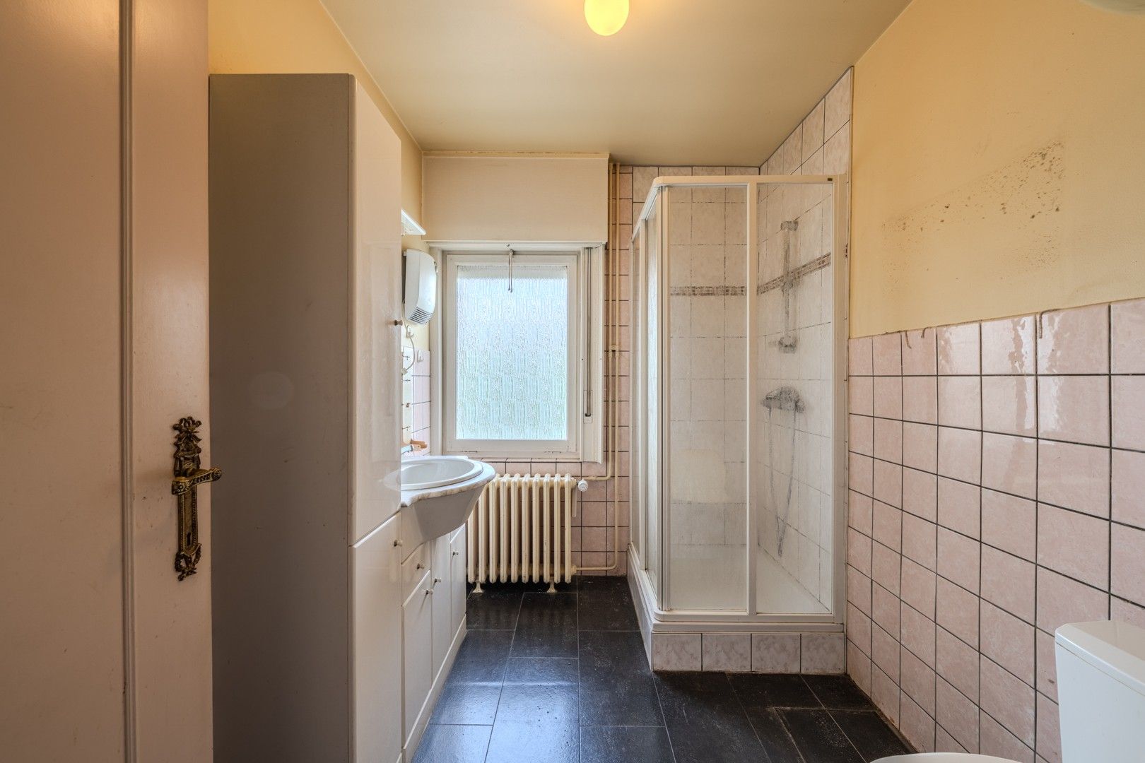 Te renoveren bungalow op ruim perceel foto 15