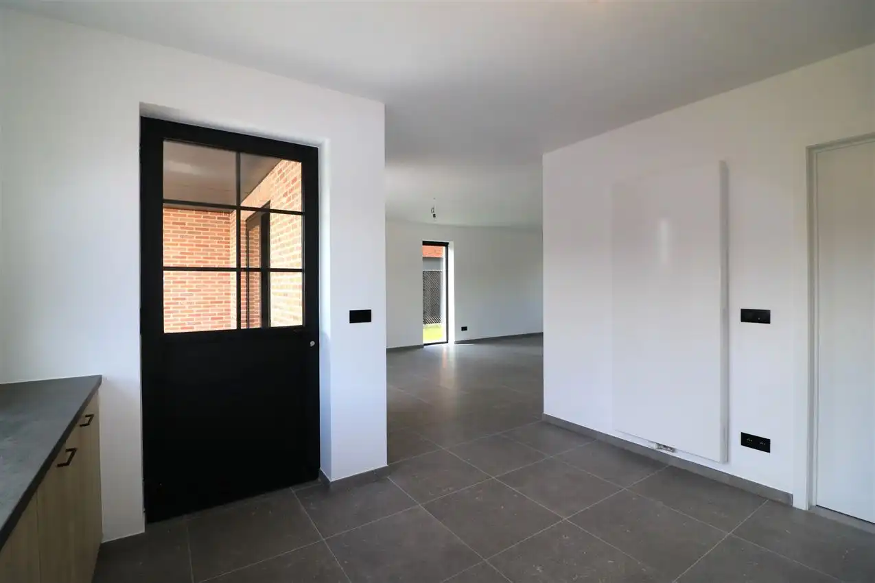 Aangename woning met drie slaapkamers en mooie tuin op rustige locatie foto 15
