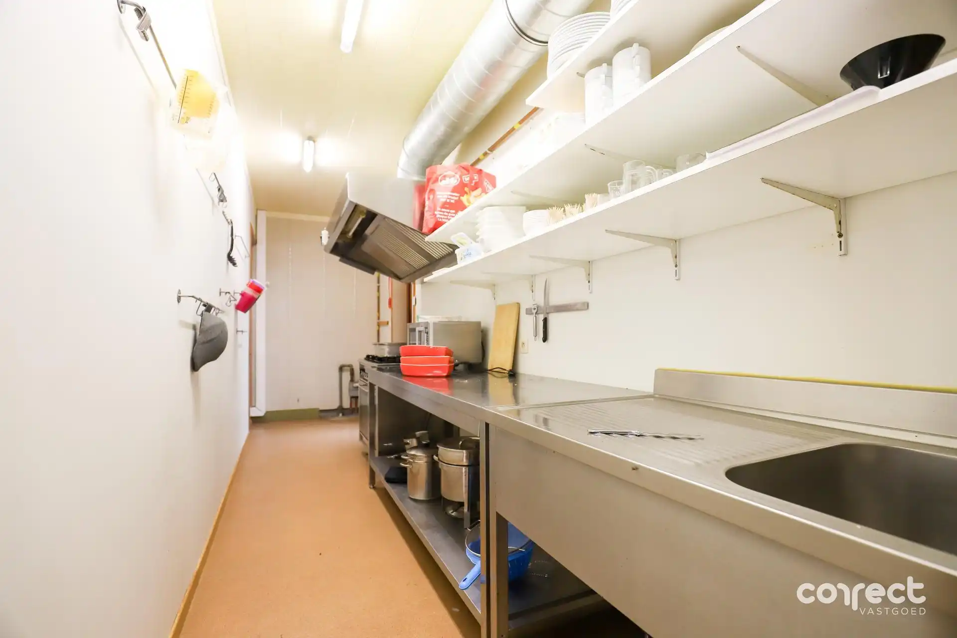 Ruime woning met horeca in Staden. foto 6