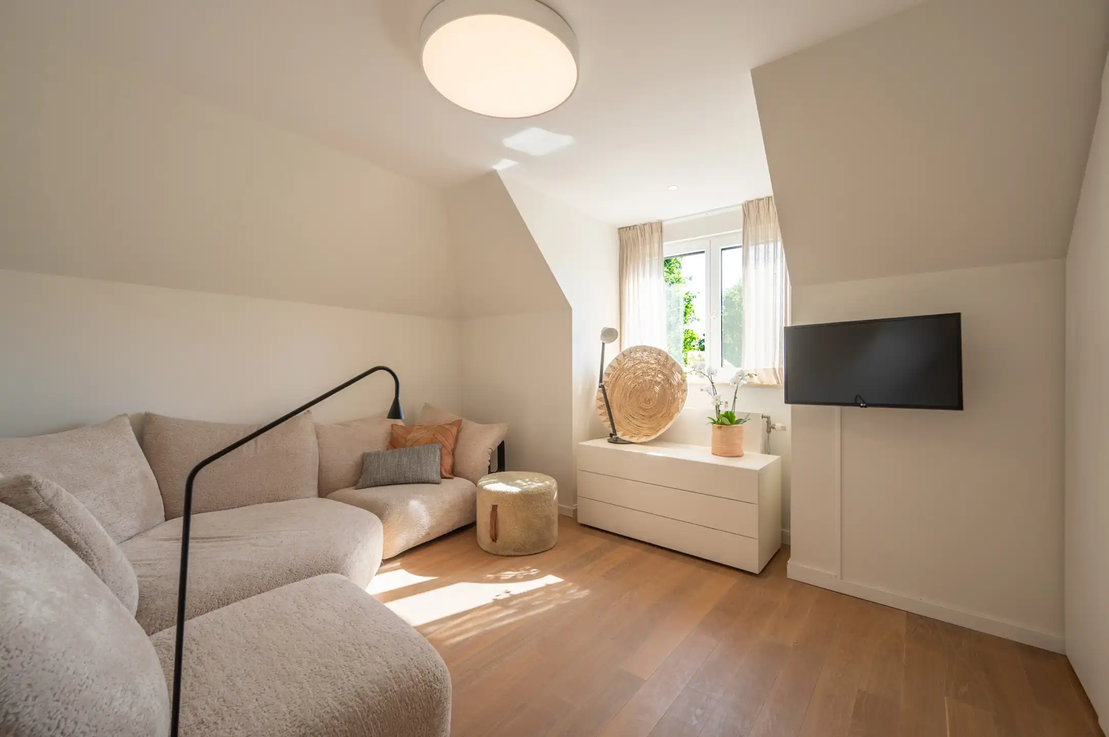 KNOKKE-Schitterende, volledig gerenoveerde villa met zwembad foto 14