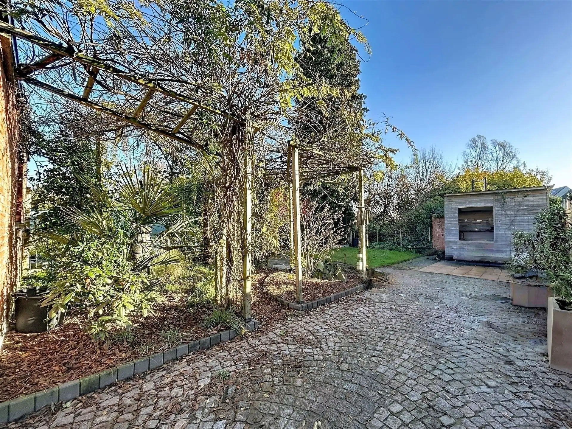 half open bebouwing met 4 slaapkamers op toplocatie foto 17