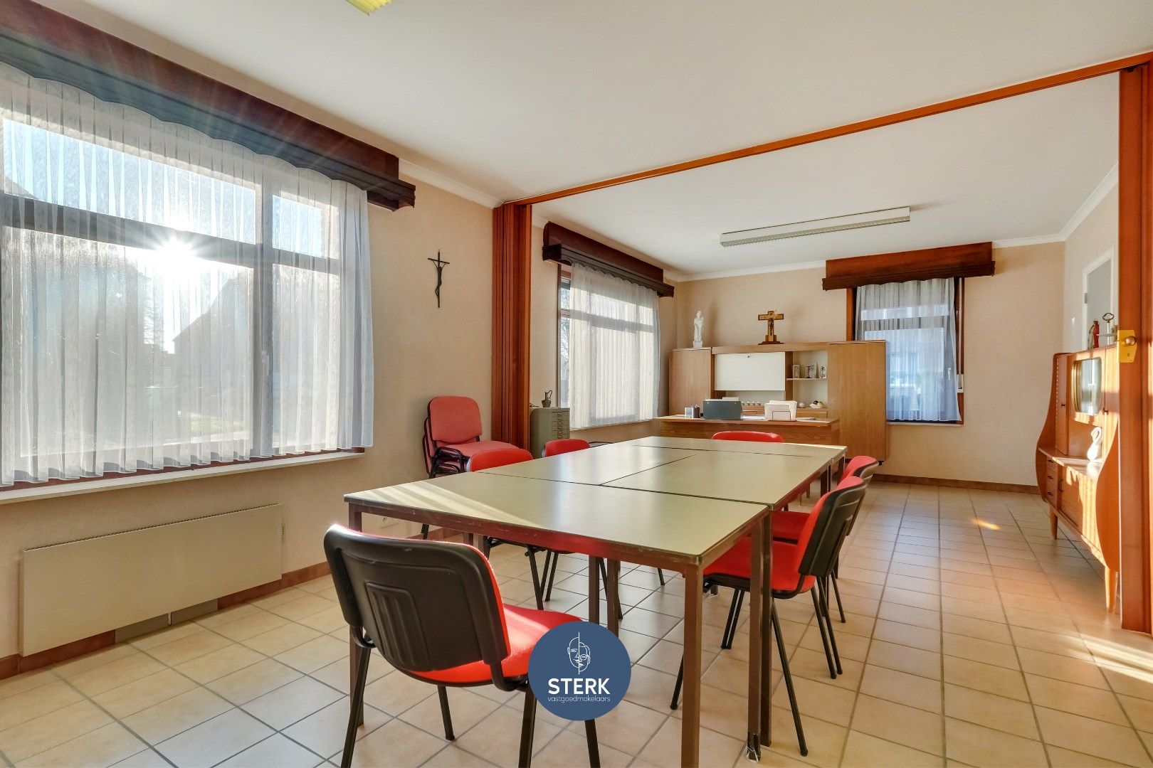 OP TE KNAPPEN GEZINSWONING MET VEEL POTENTIEEL NABIJ MAASTRICHT !  foto 10