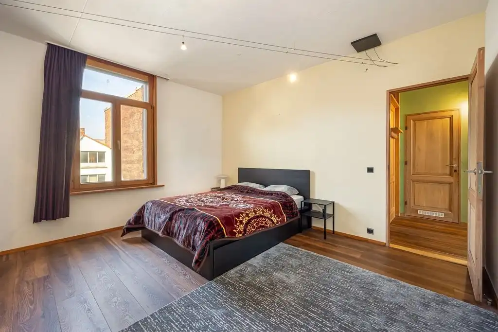 Ruime woning met dakterras en atelier foto 13