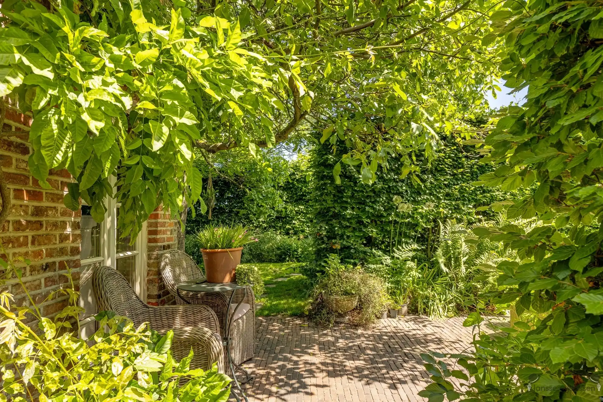 Karaktervolle woning met prachtige tuin  foto 16