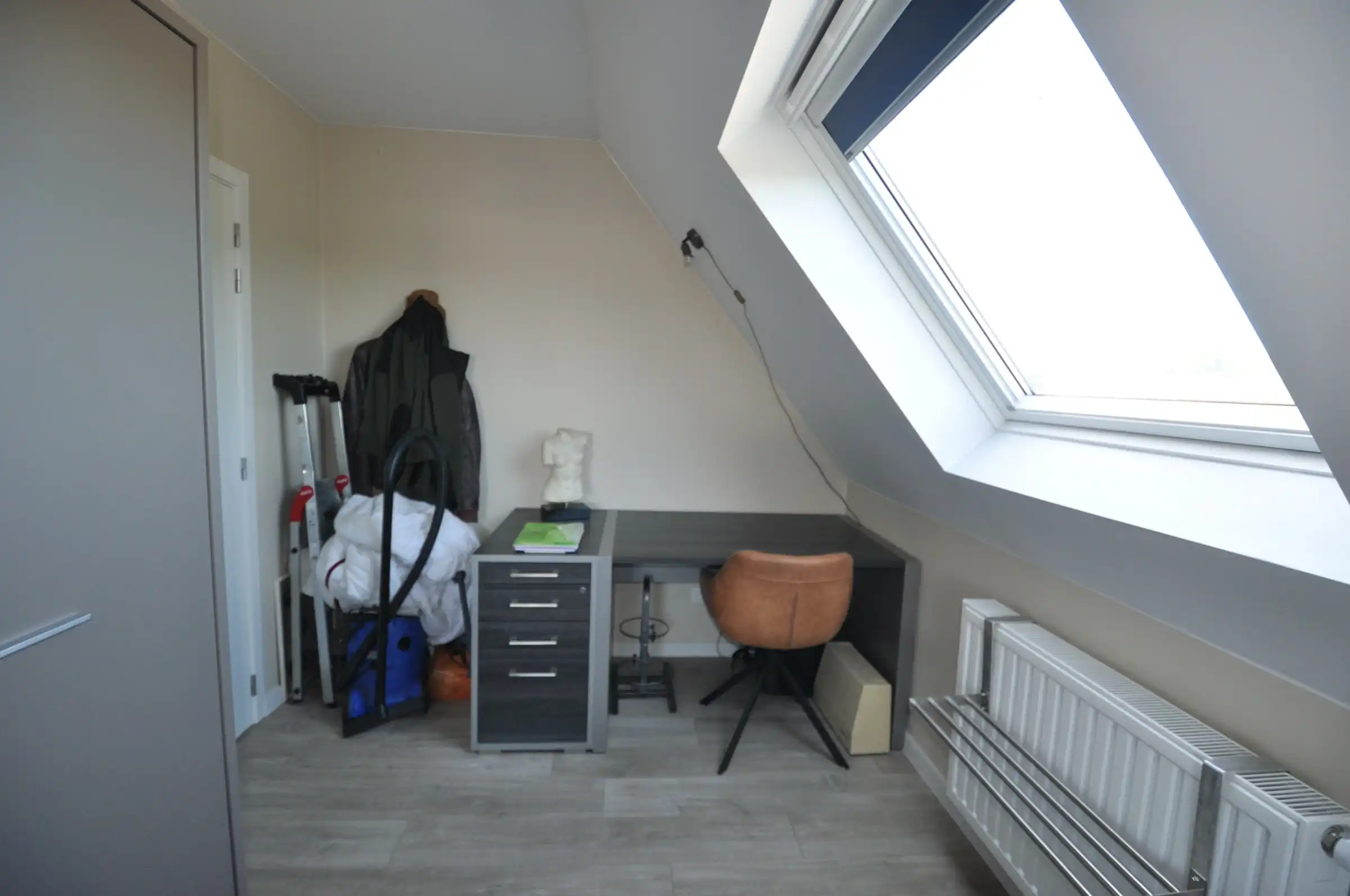Stijlvol appartement met private autostaanplaats foto 11
