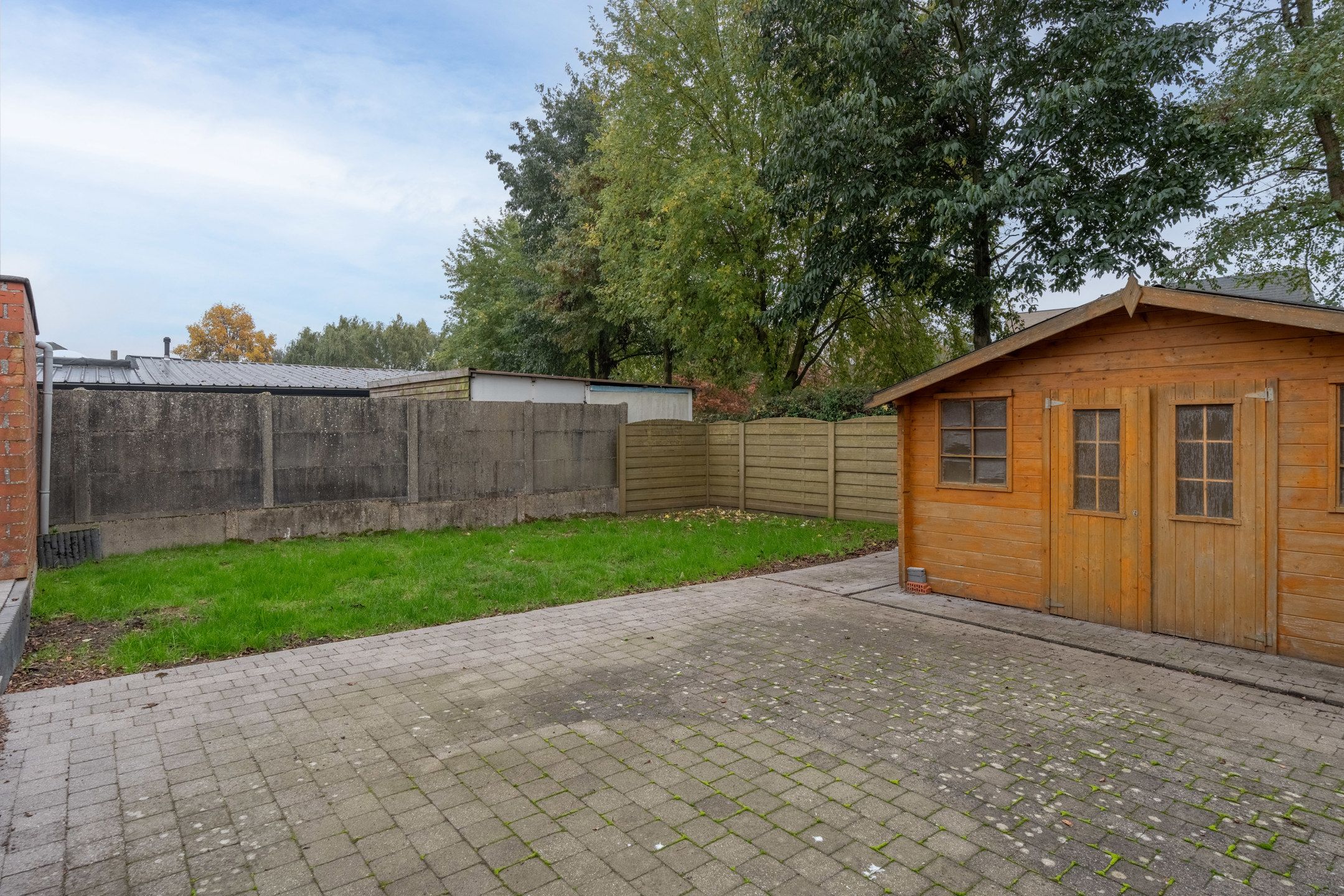 Op te frissen woning met o.a. 3 slpks en garage op 295m². foto 26