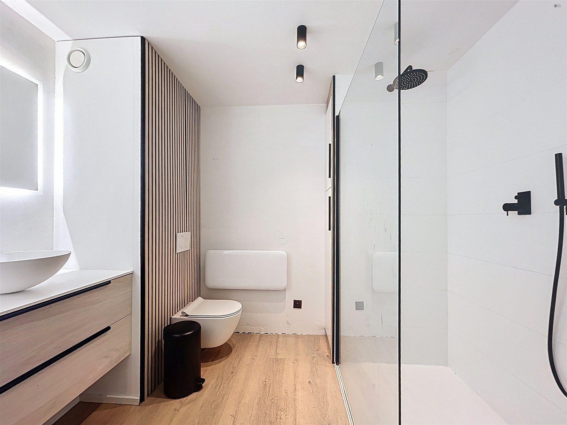 Recente woning met 4 slk en autostaanplaats op toplocatie foto 15