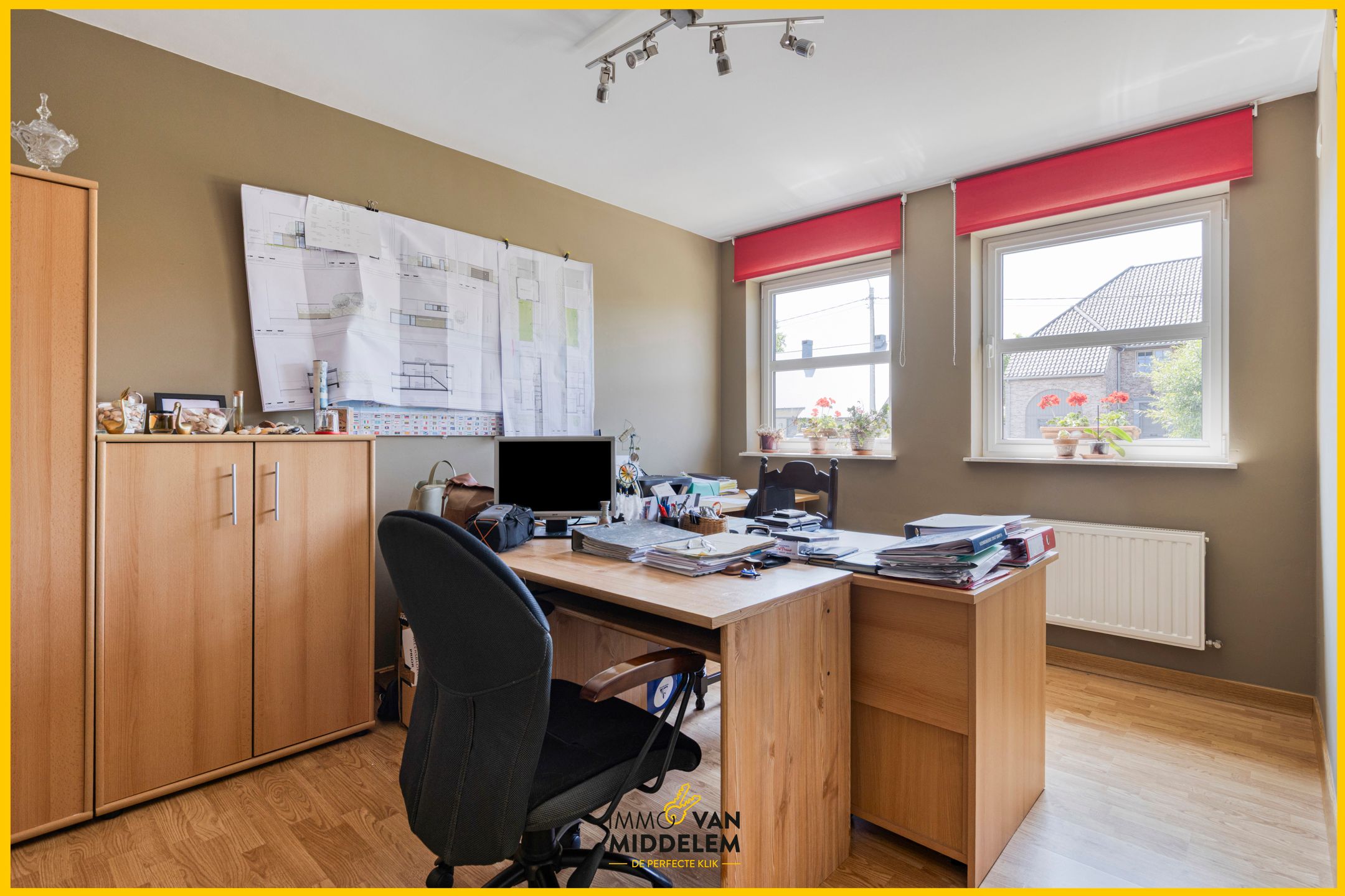INSTAPKLARE WONING MET 4 KAMERS, ZWEMBAD, GARAGE EN TUIN foto 10