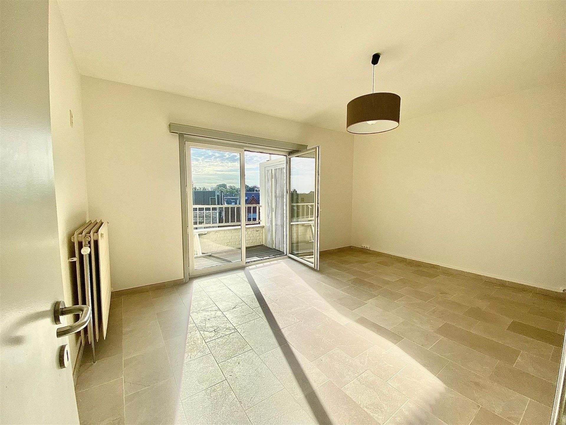 Prachtig appartement met drie ruime slaapkamers en twee terrassen foto 7