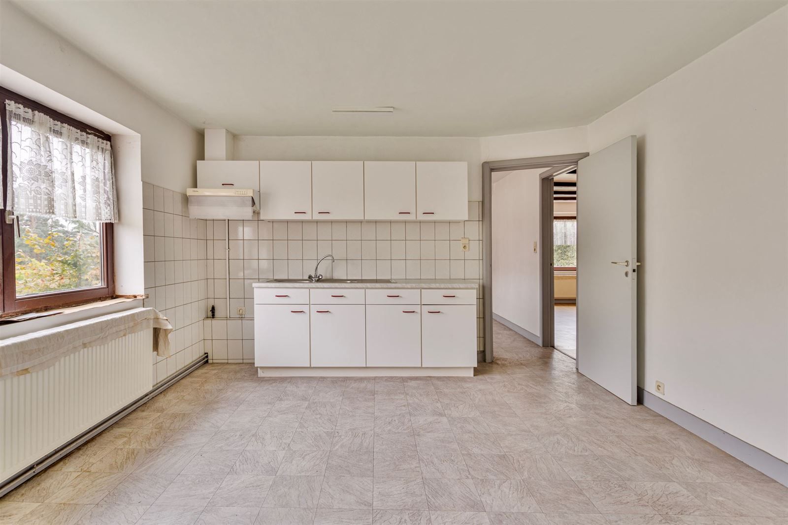 Te renoveren 4- gevel woning op 11are te Beersel  foto 24