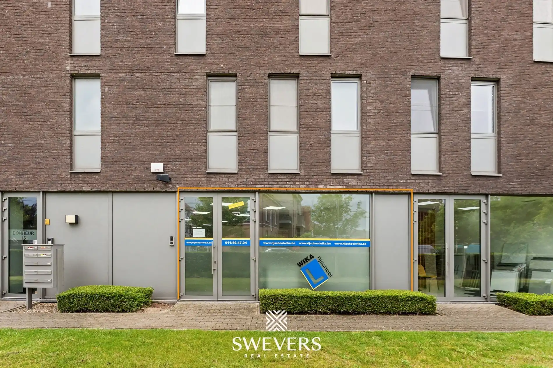 Instapklare kantoorruimte van 84 m² op vlot bereikbare locatie foto 2