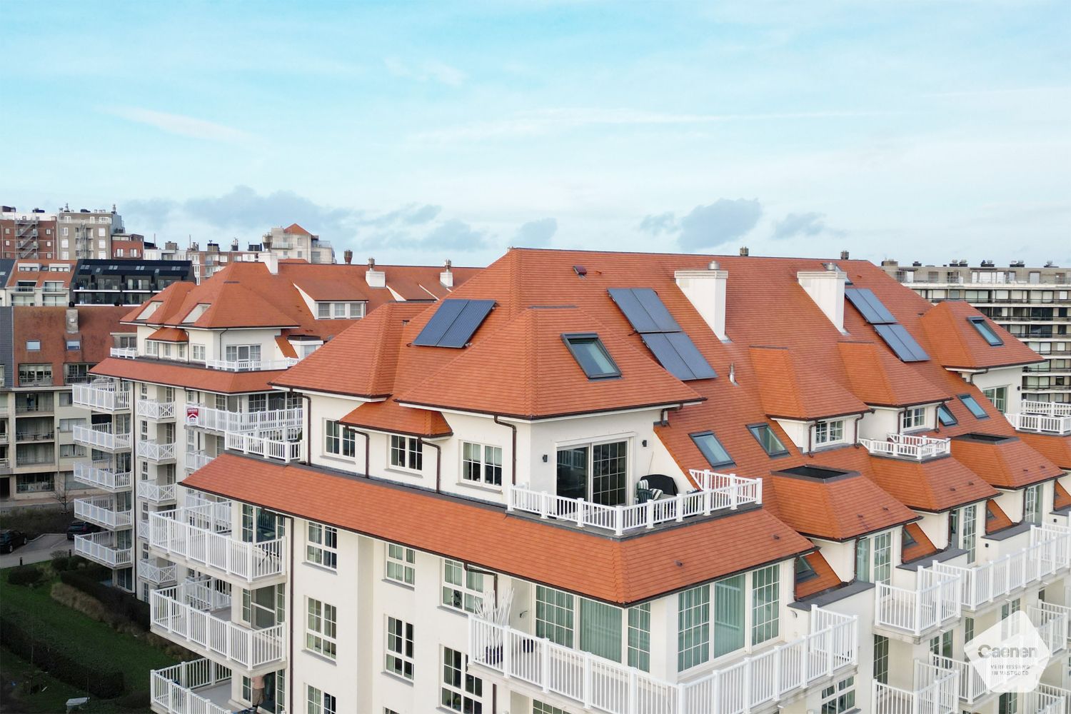 Hoog kwalitatief afgewerkt dakappartement met prachtig zicht nabij het strand foto 38