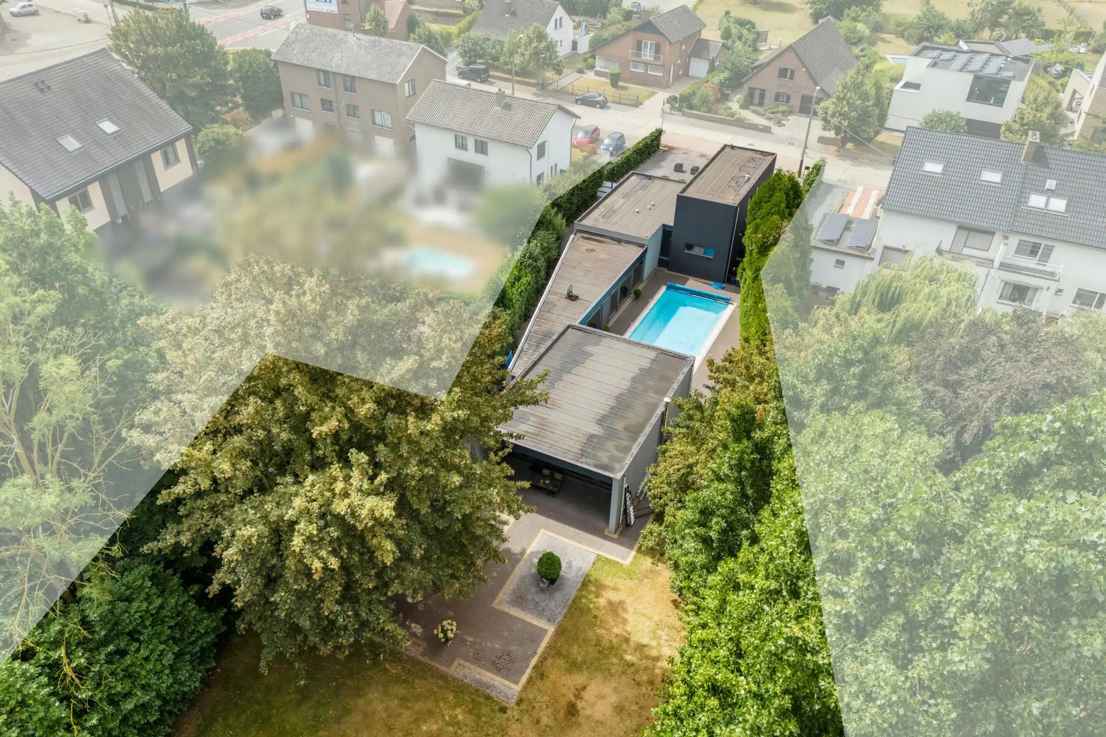 Architecturale villa met zwembad en parktuin foto 36