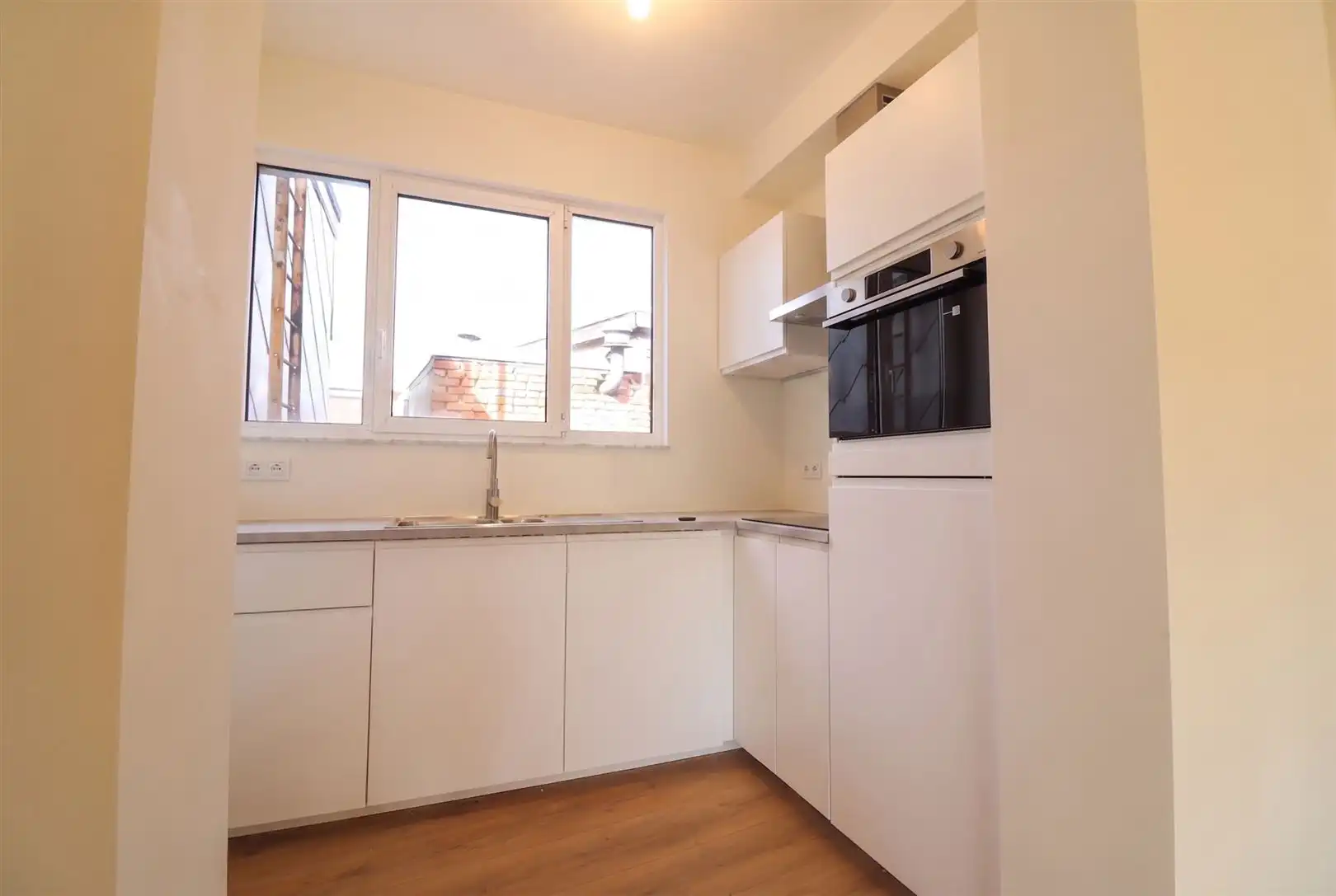 Gerenoveerd één slaapkamer appartement op centrale locatie foto 7