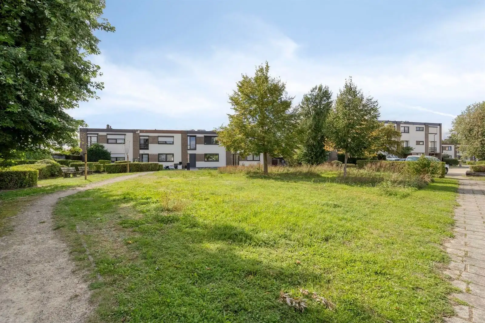 3-gevelwoning met 3 slaapkamers, garage en tuin foto 25