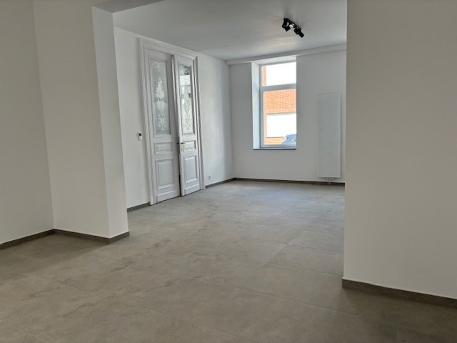 Volledig rerenoveerde woning 5 slpks 2 badks centrum Landen foto 7
