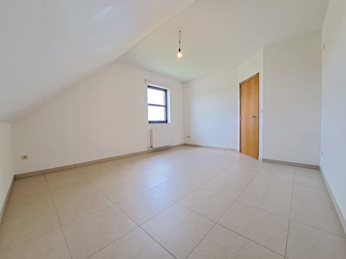 Stijlvol duplex appartement te Kermt foto 17