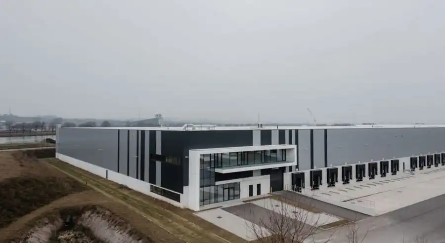 Rue du Trilogiport 23-25, 4680 Oupeye foto {{pictureIndex}}