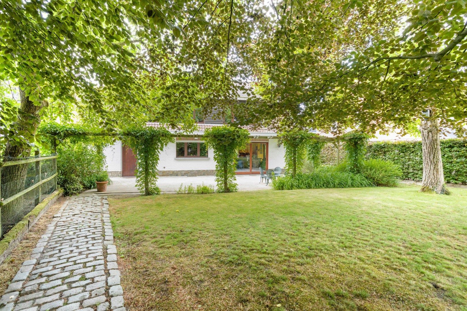 Charmante woning van 256 m2 met 4 slaapkamers te Wommelgem!  foto 23