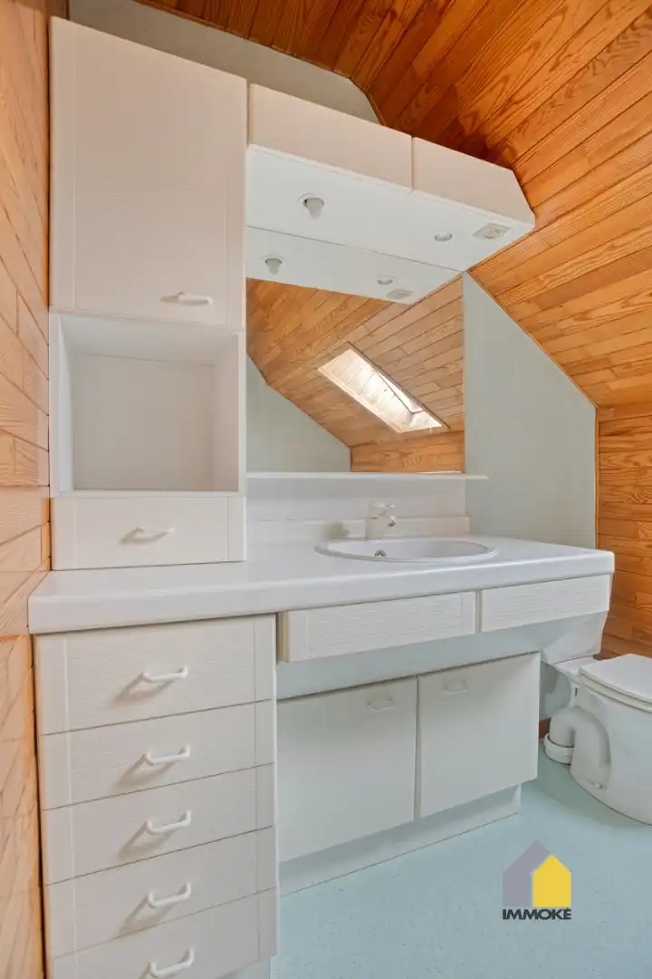 Vrijstaande, statige woning op 7 a 82 ca met 3 slpk en mooie tuin. foto 23