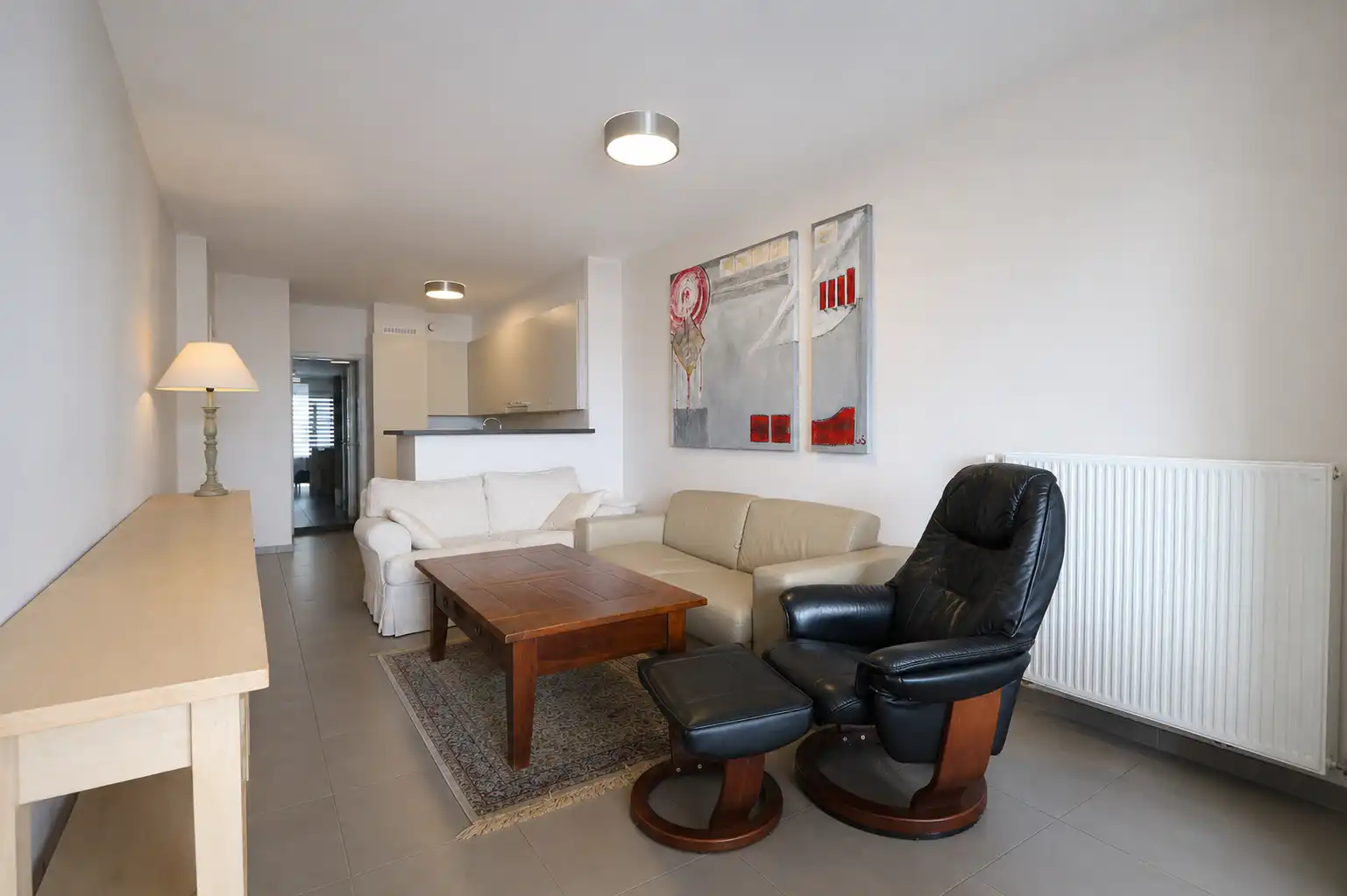 Recent (2011) gelijkvloersappartement met groot terras, gelegen op de Zeedijk. foto 2
