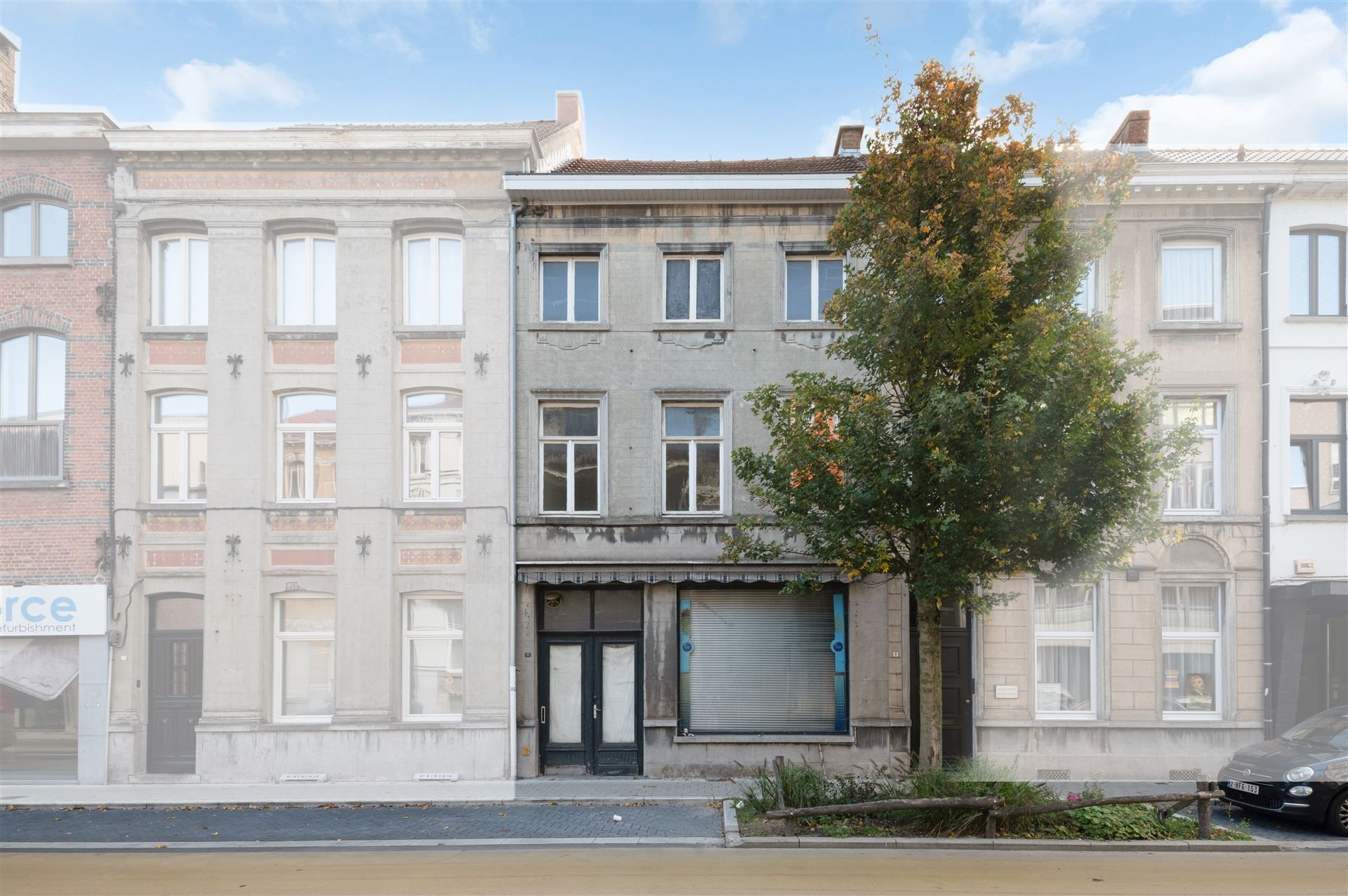 Te renoveren pand met handelsmogelijkheden in Oudenaarde foto {{pictureIndex}}