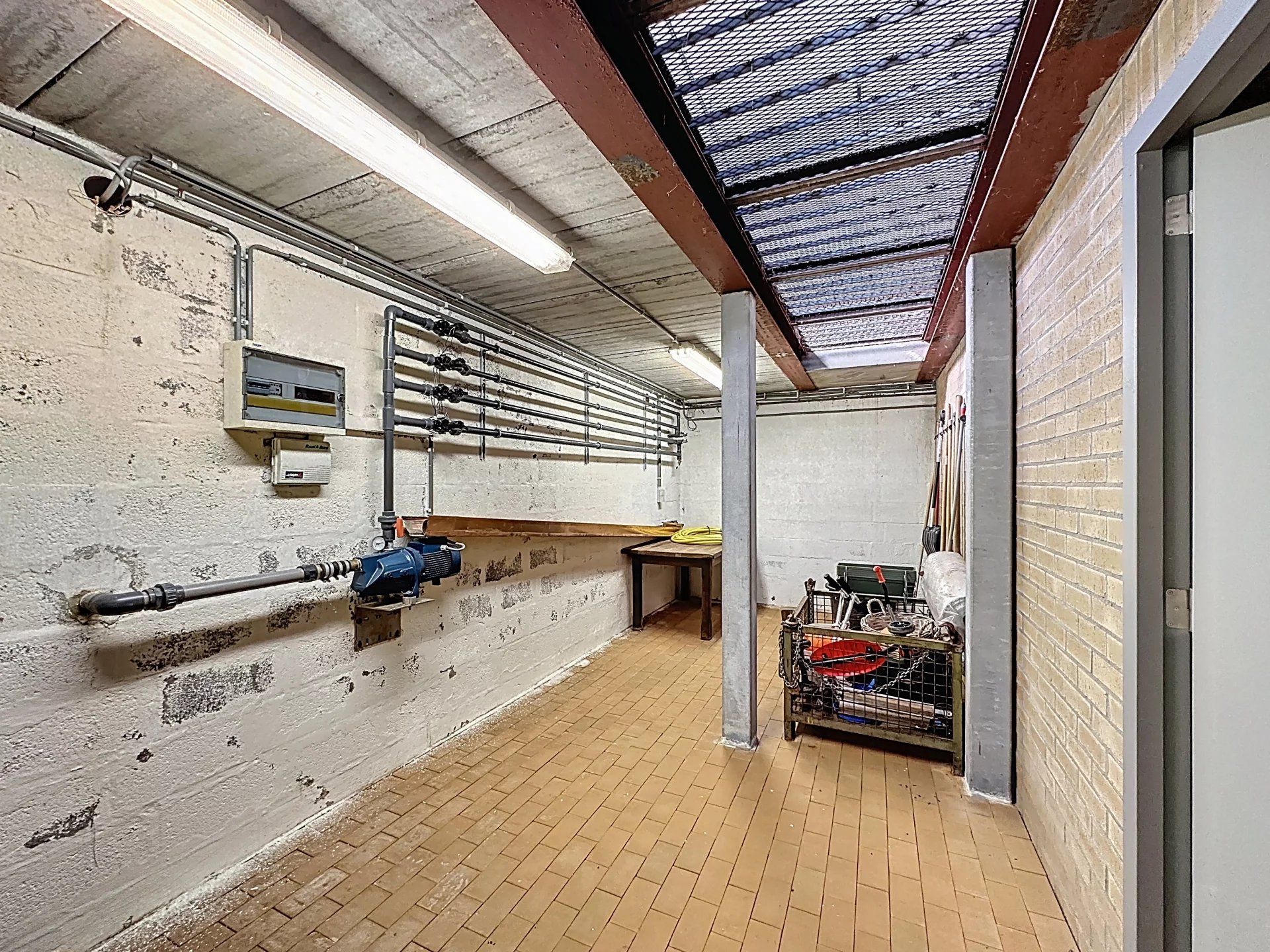 Mooie, vrijstaande woning gelegen op een perceelsgrootte van 9 are, met maar liefst 4 slaapkamers en een ruime dubbele garage. foto 38
