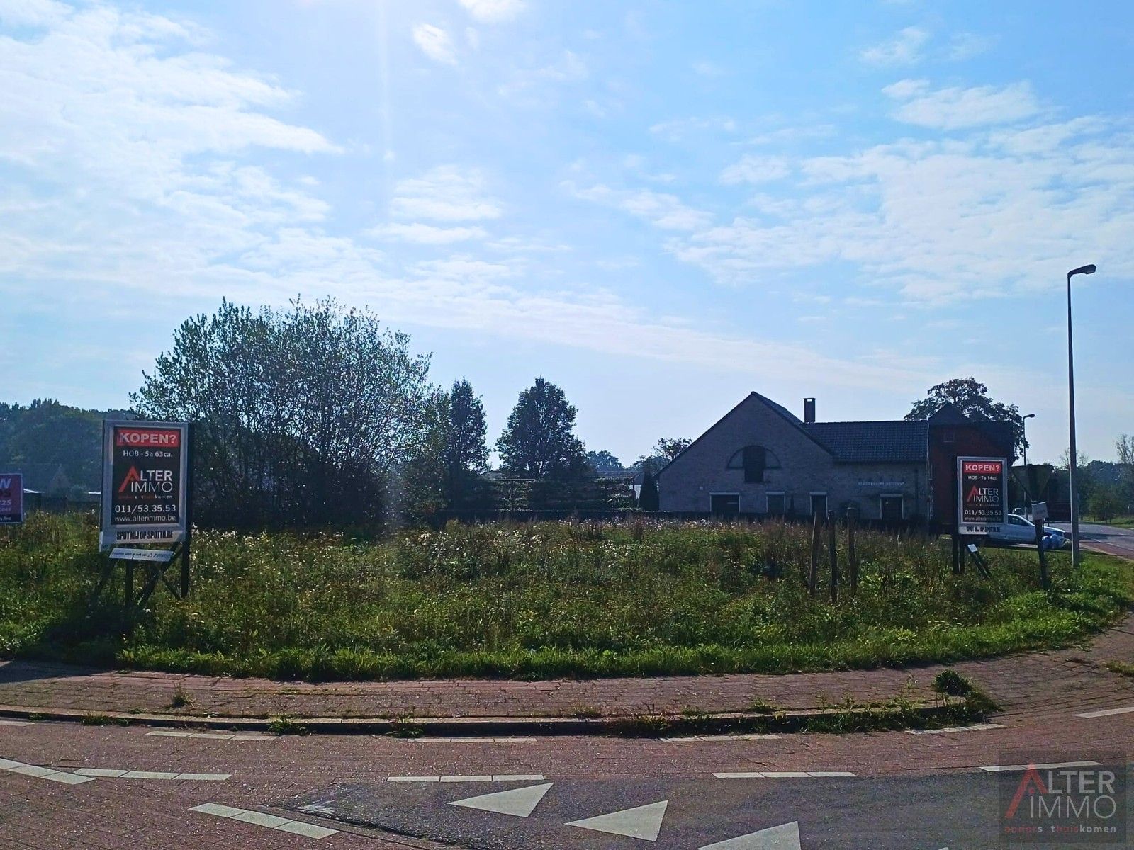 Gunstig gelegen bouwgrond van 7a 14ca voor een halfopen bebouwing. foto 2