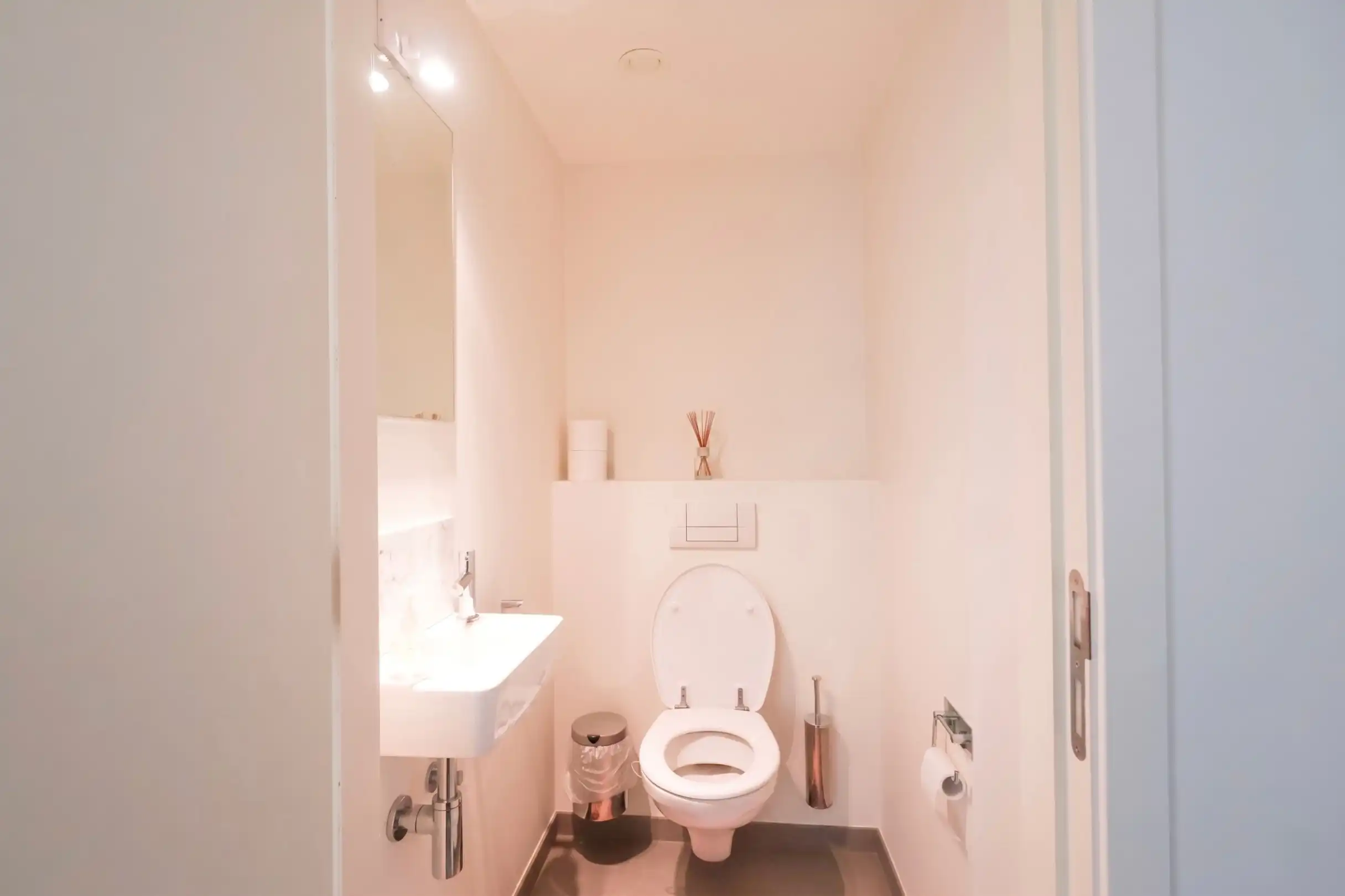 Interessante opbrengsteigendom: verhuurd appartement met tuin en garage in centrum Oostduinkerke foto 16