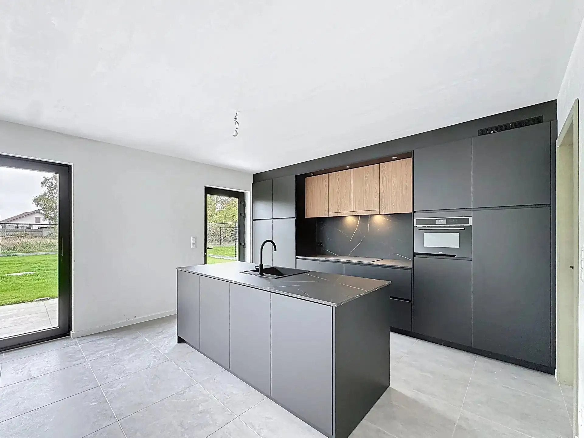 Moderne BEN-woning met 3 slaapkamers en een carport op een mooi perceel. foto 11