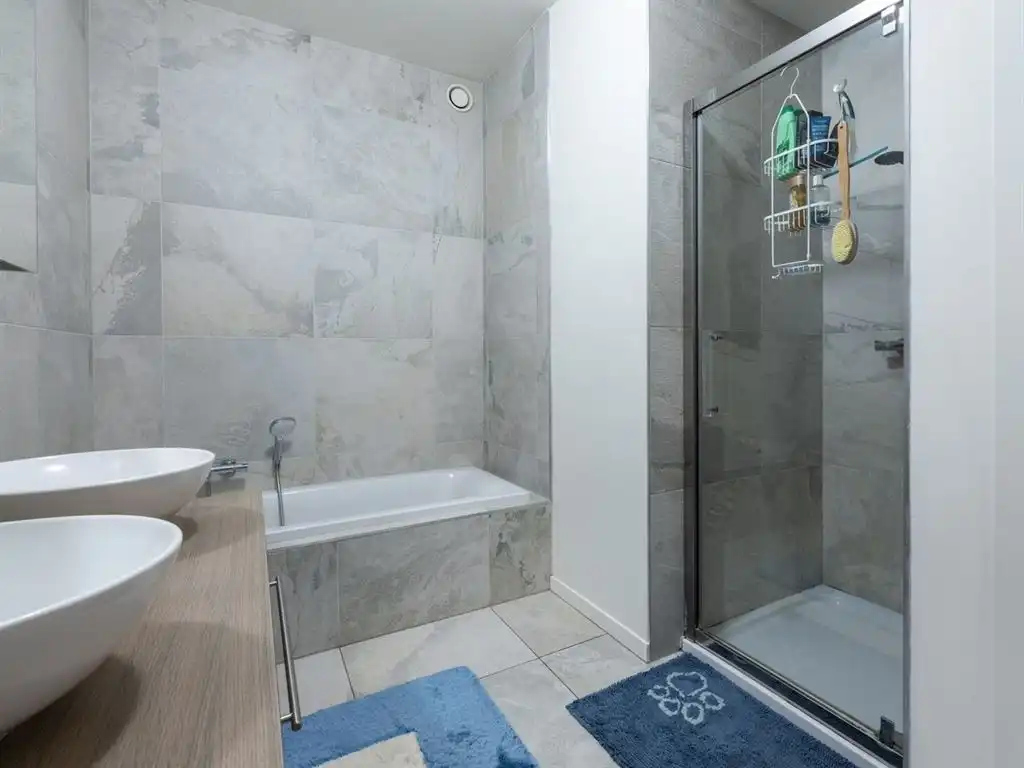 Modern gelijkvloers appartement met ruim terras en private tuin foto 16