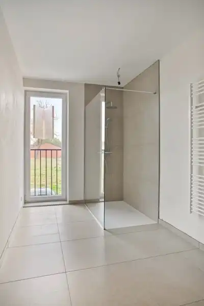 Prachtige, verrassend ruime nieuwbouwwoning met 3 slaapkamers én inpandige garage te koop in Dentergem! foto 14