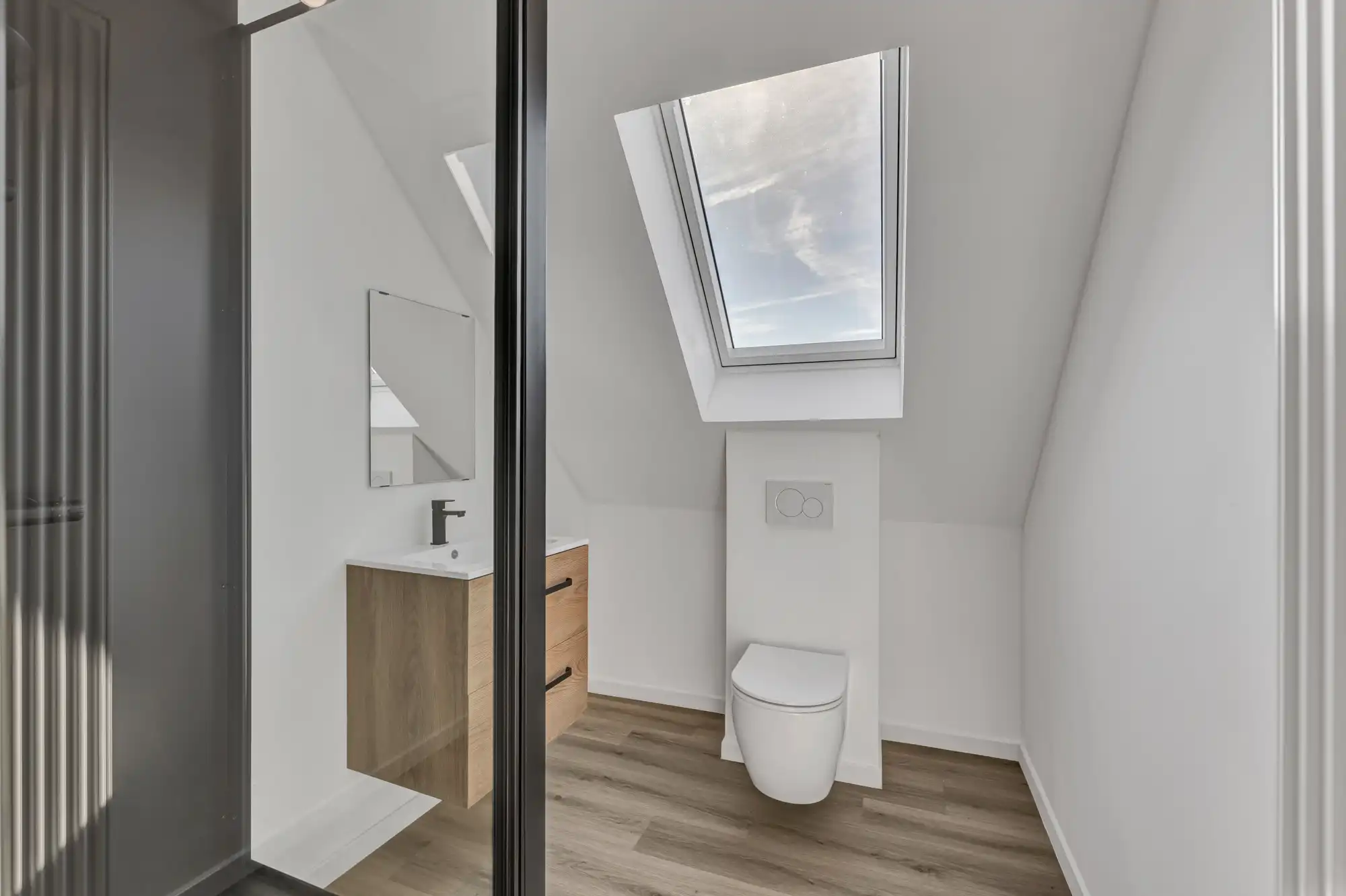 Volledig gerenoveerde woning met garage, 4 slpks en EPC A foto 15