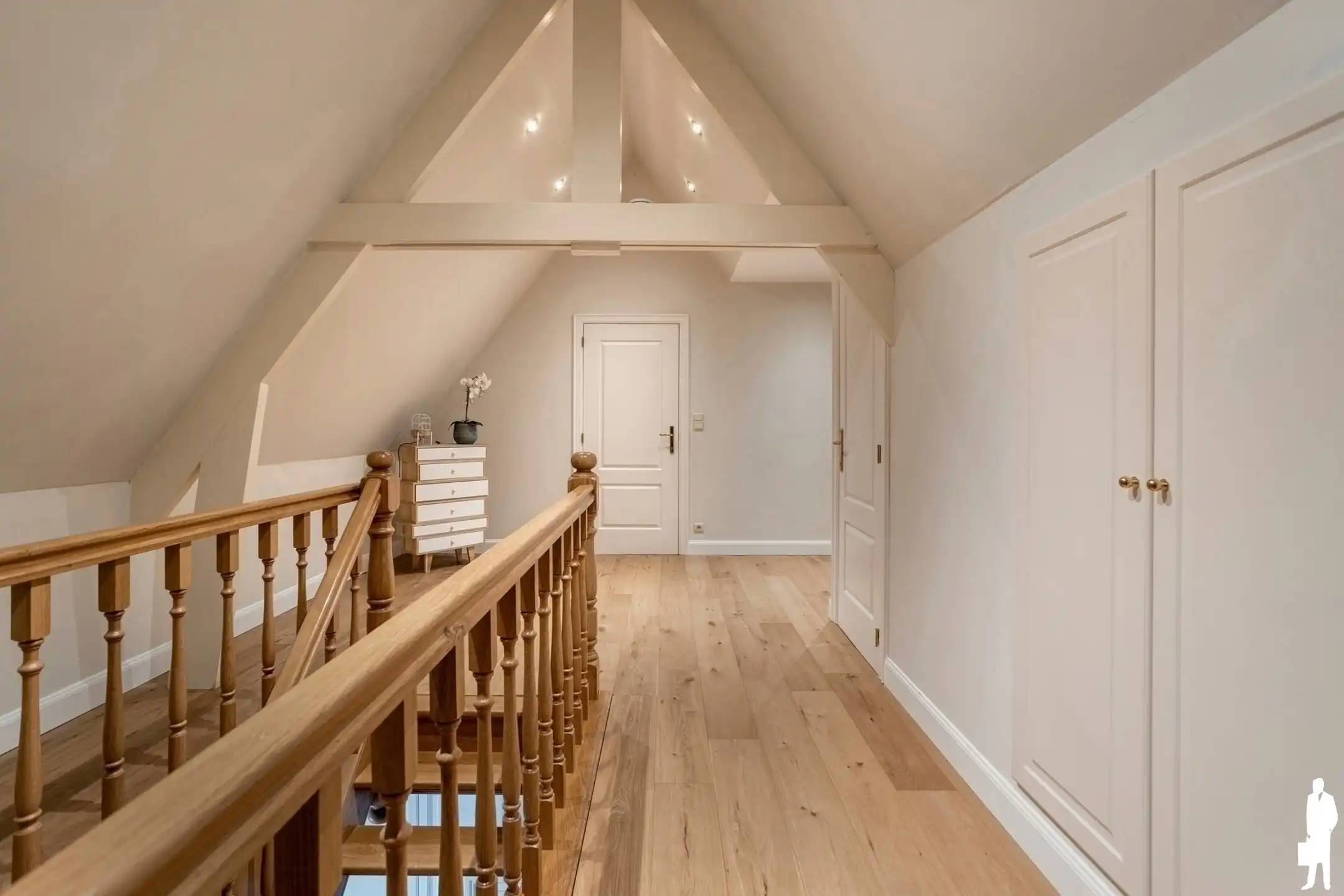 Uitzonderlijk ruime charmante villa op 2451m² foto 12