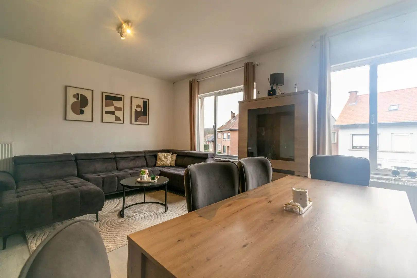 Een welgelegen 2-slaapkamerappartment van ca. 100m² foto 3